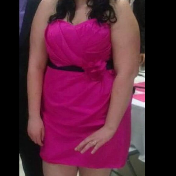 ✨Host Pick✨ Sleeveless fuchsia dress - Picture 1 of 11